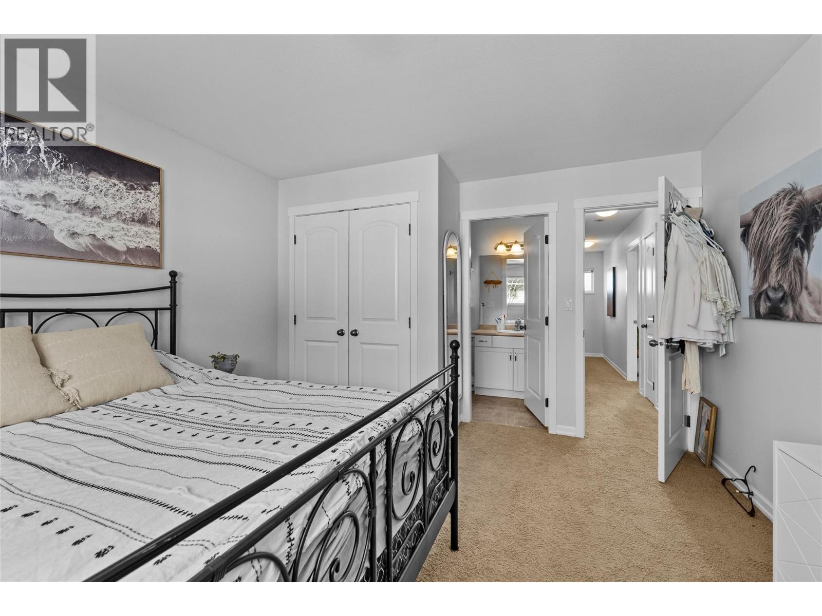 #20 1900 HUGH ALLAN DRIVE - 19