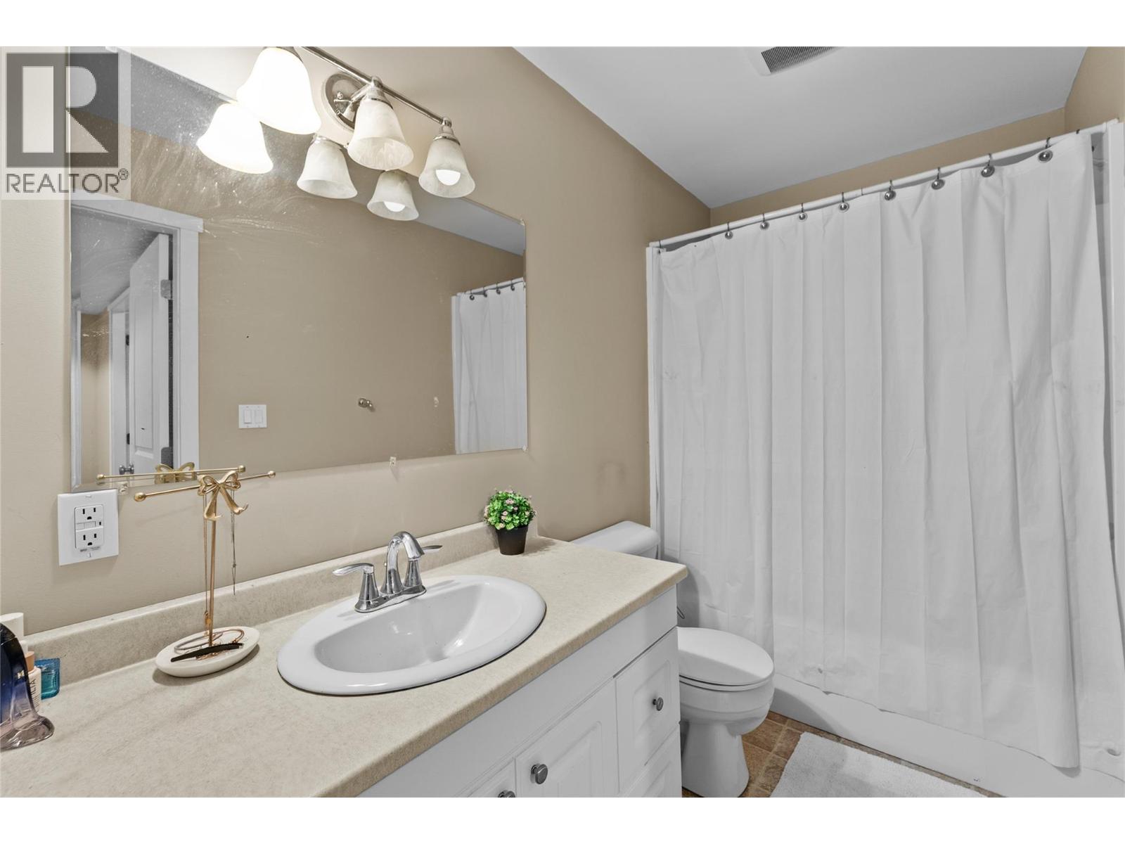 #20 1900 HUGH ALLAN DRIVE - 24