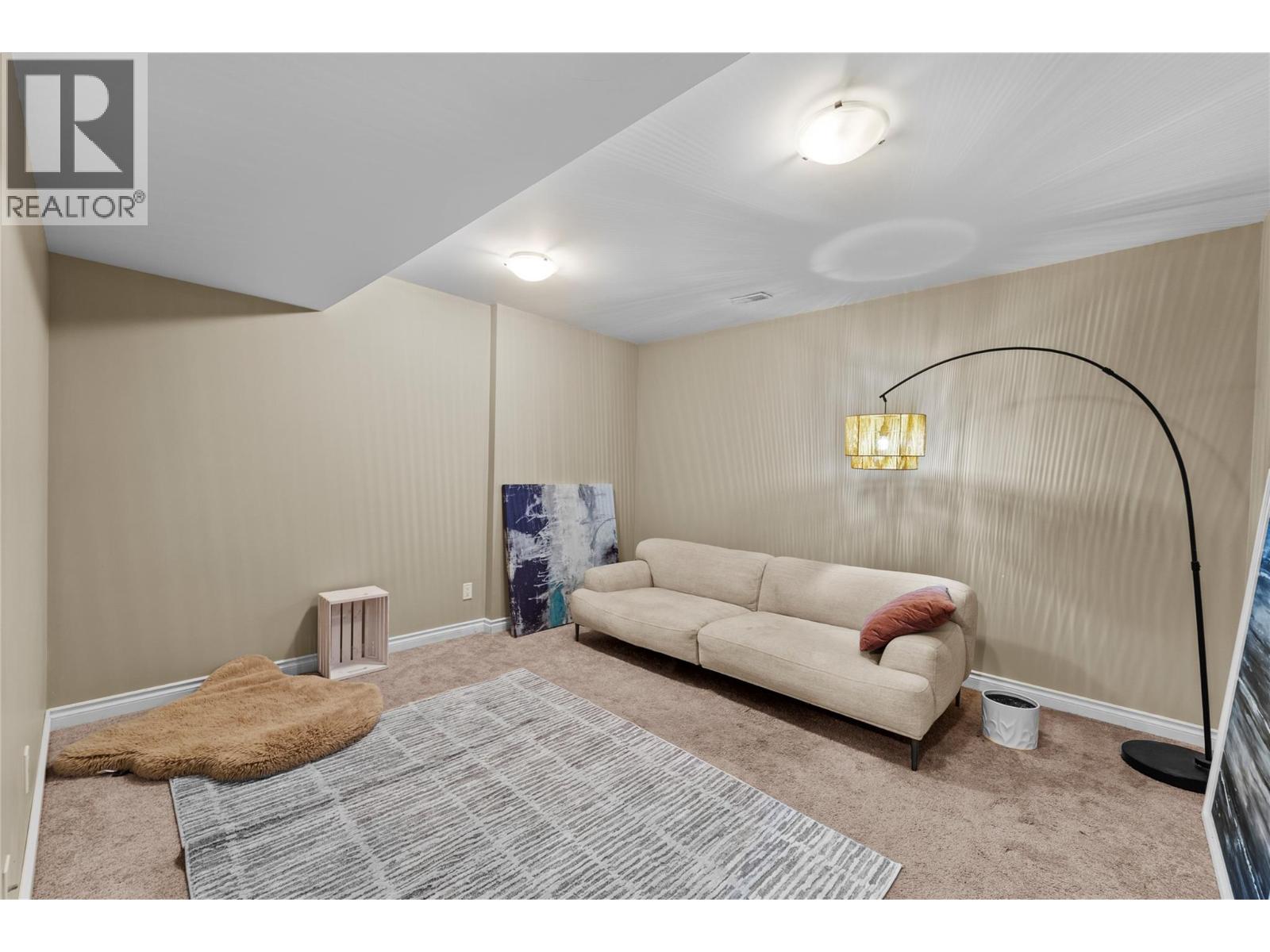 #20 1900 HUGH ALLAN DRIVE - 25