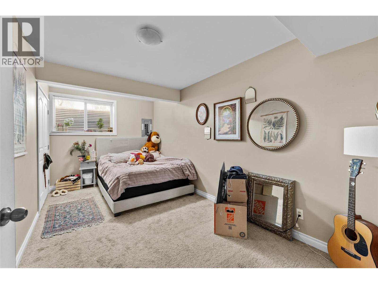 #20 1900 HUGH ALLAN DRIVE - 26