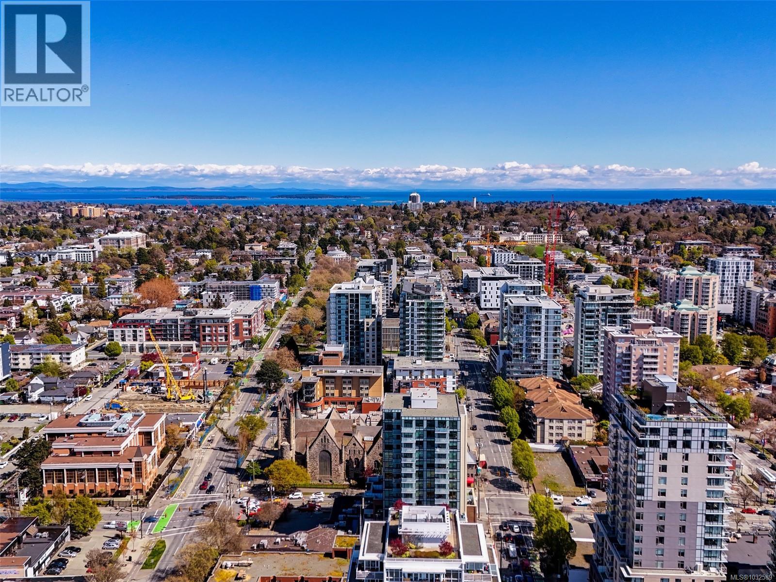 304 760 Johnson Street, Victoria