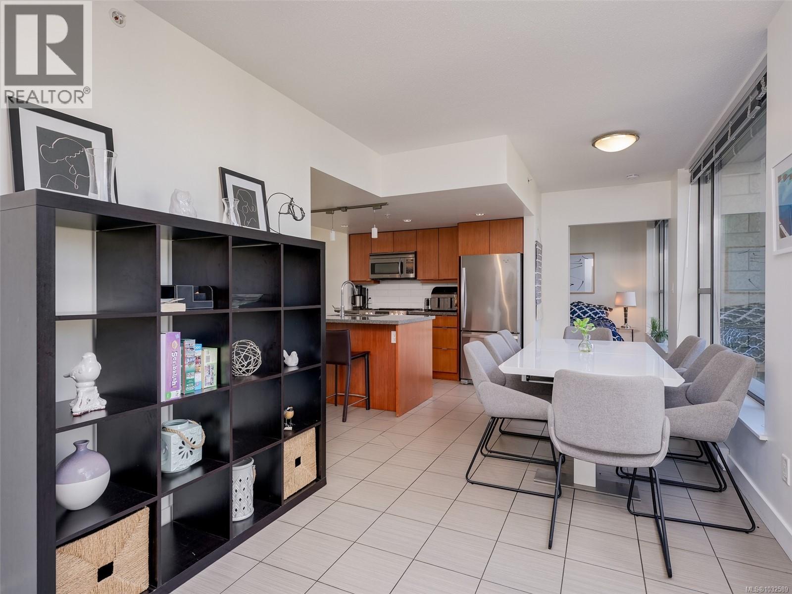 304 760 Johnson Street, Victoria