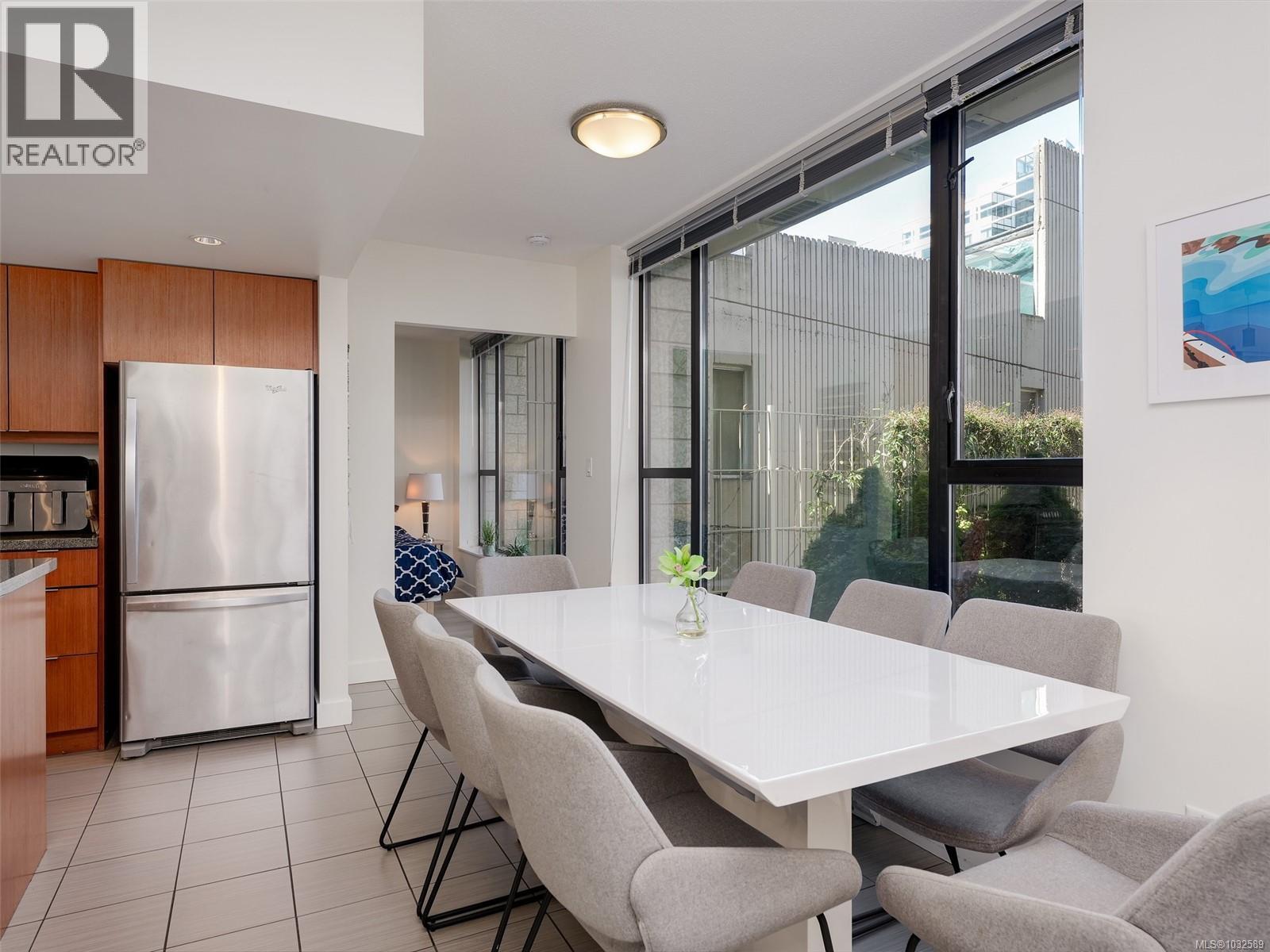 304 760 Johnson Street, Victoria