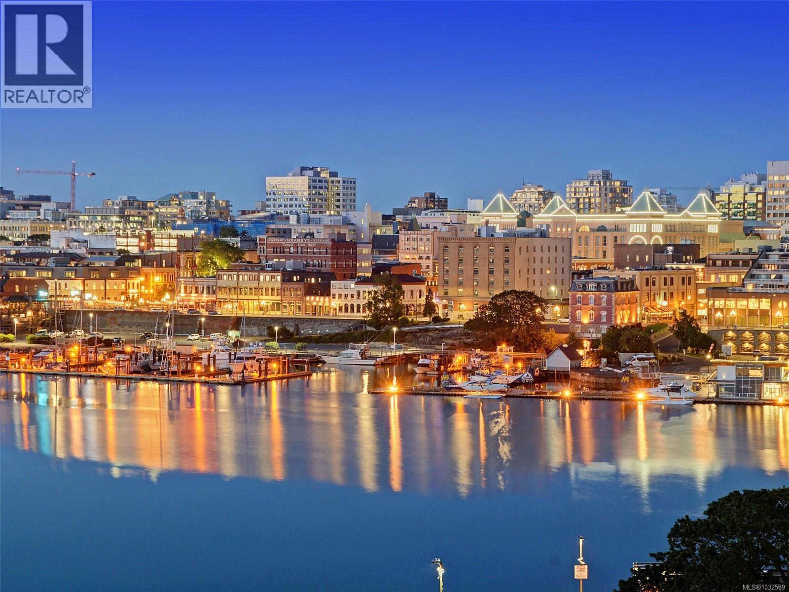 304 760 Johnson Street, Victoria