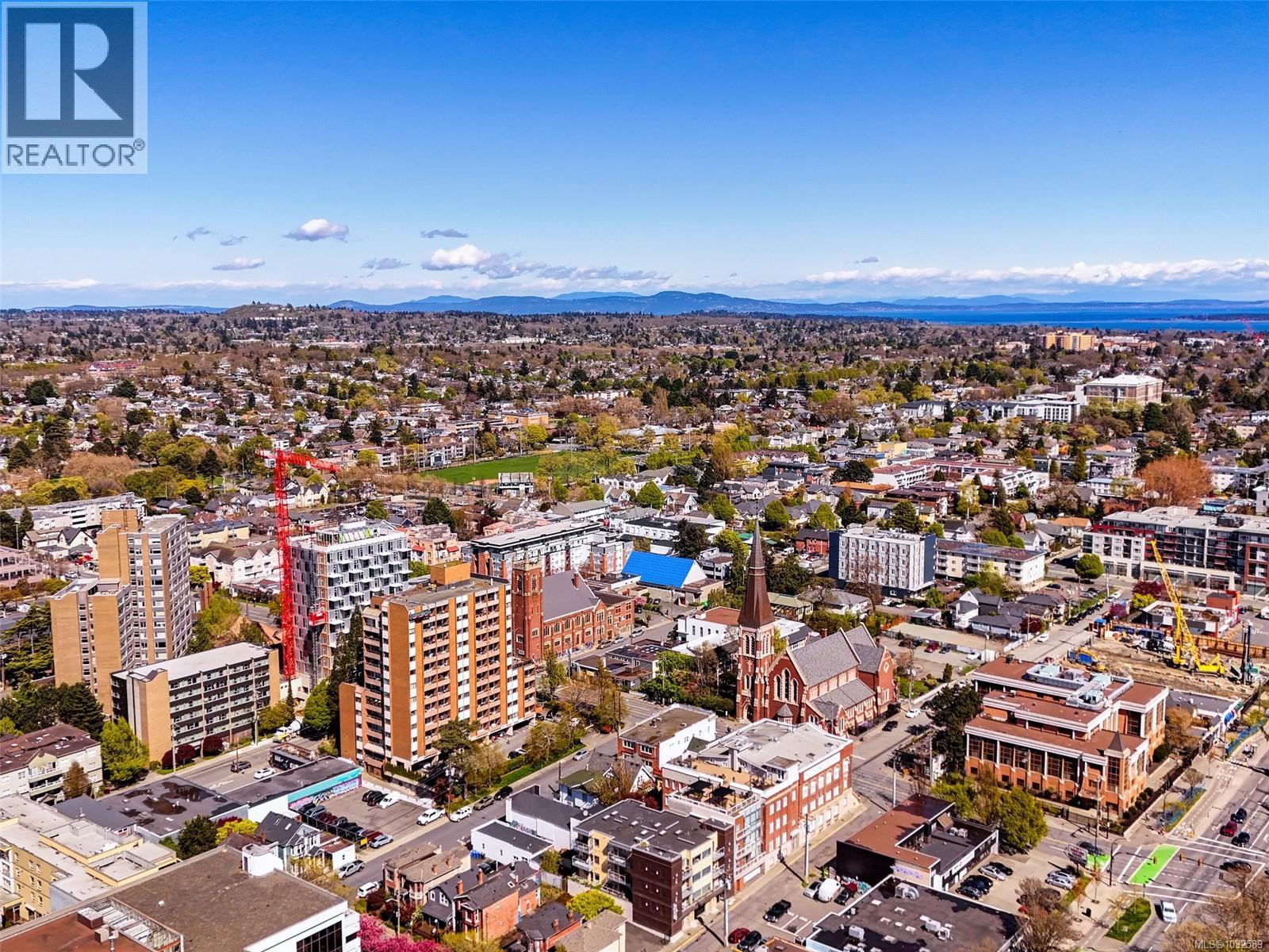 304 760 Johnson Street, Victoria