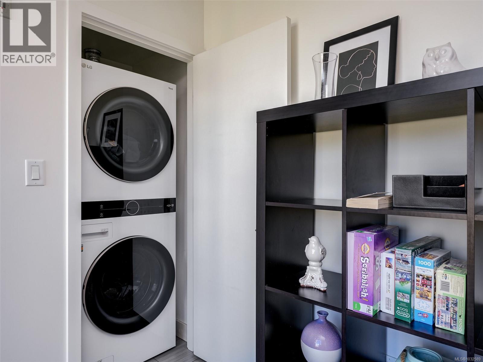 304 760 Johnson Street, Victoria