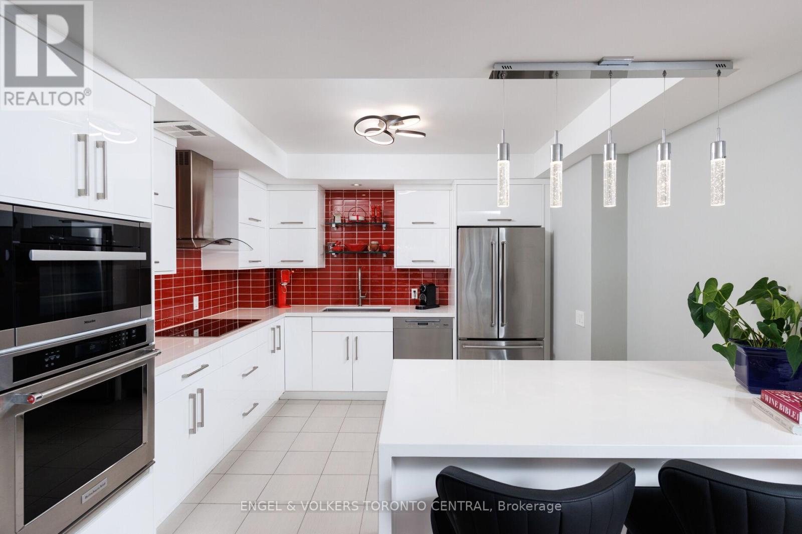 803E - 460 QUEENS QUAY WAY W — photo 17