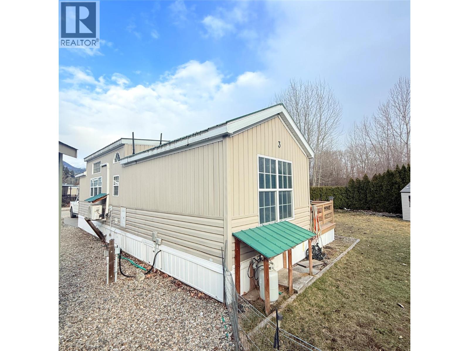 #3 2633 SQUILAX-ANGLEMONT ROAD - 12