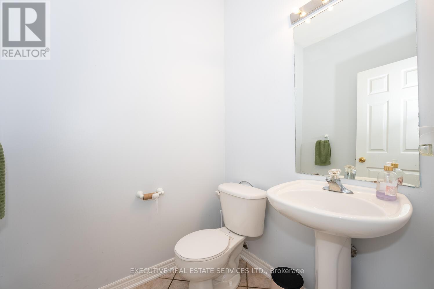 39 HURST STREET - 25