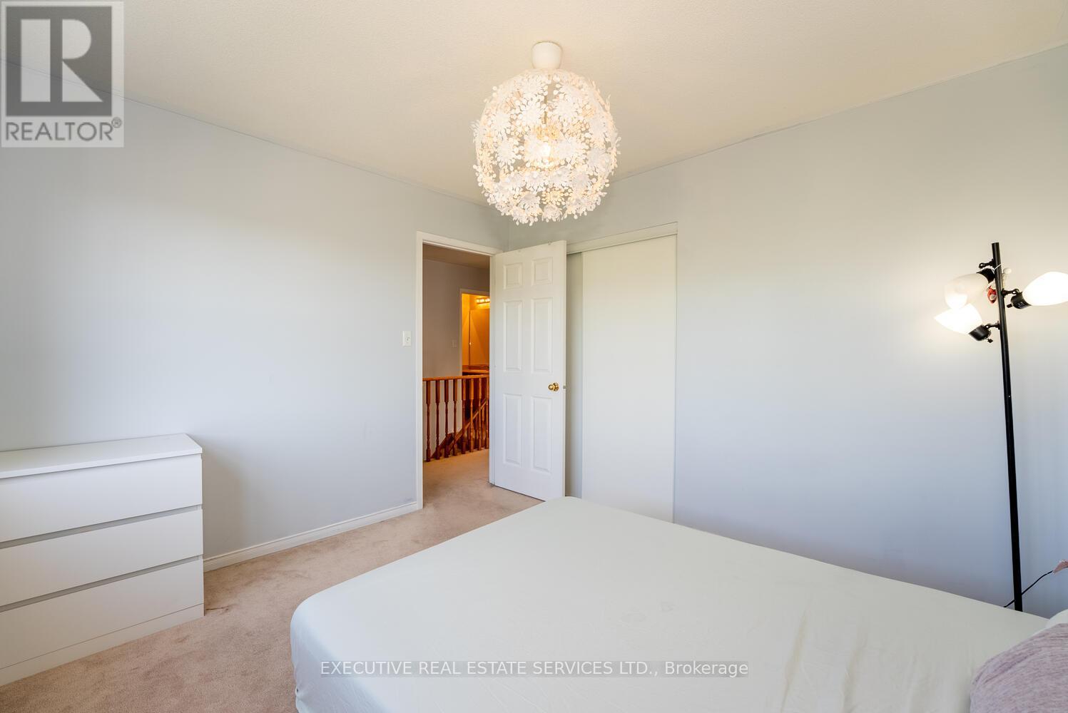 39 HURST STREET - 36