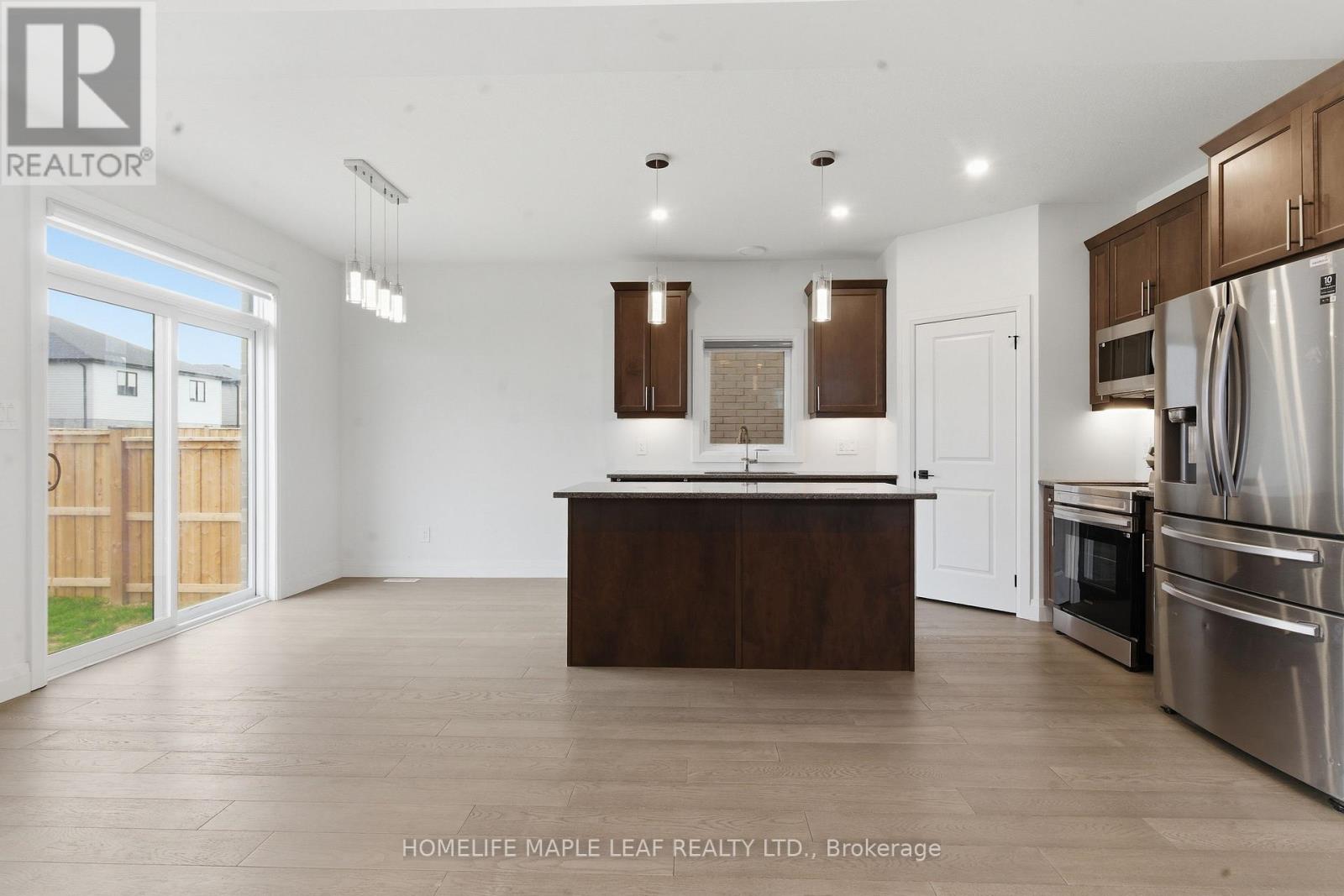 1566 WRIGHT CRESCENT - 12