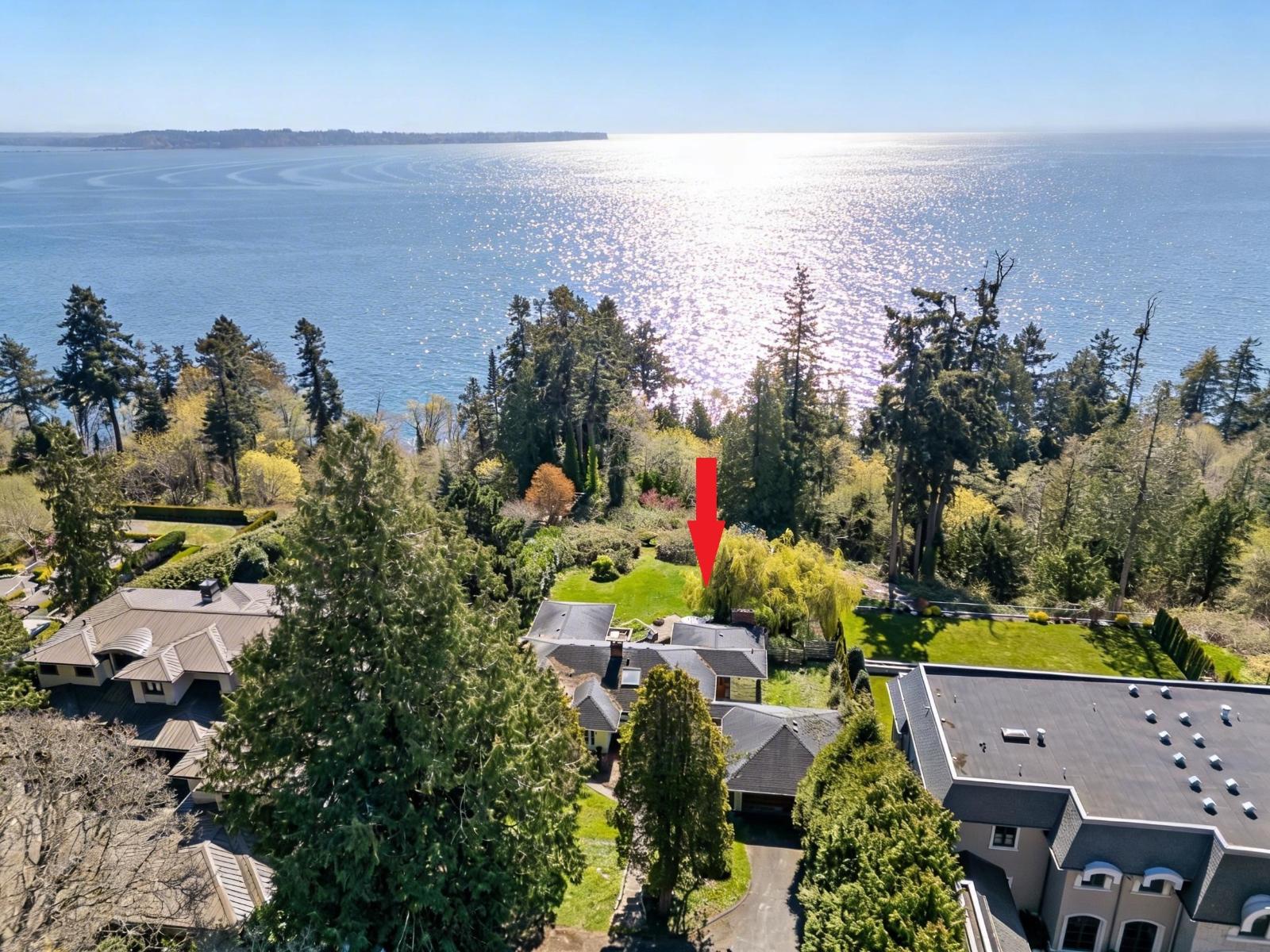 13706 MARINE DRIVE, White Rock