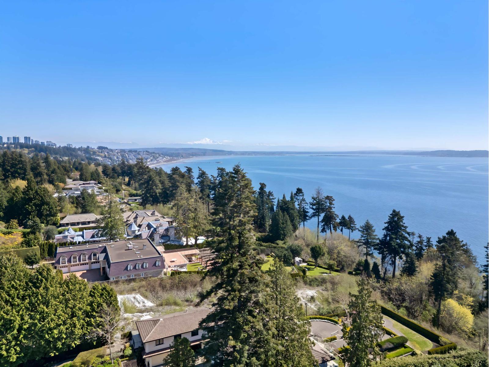 13706 MARINE DRIVE, White Rock