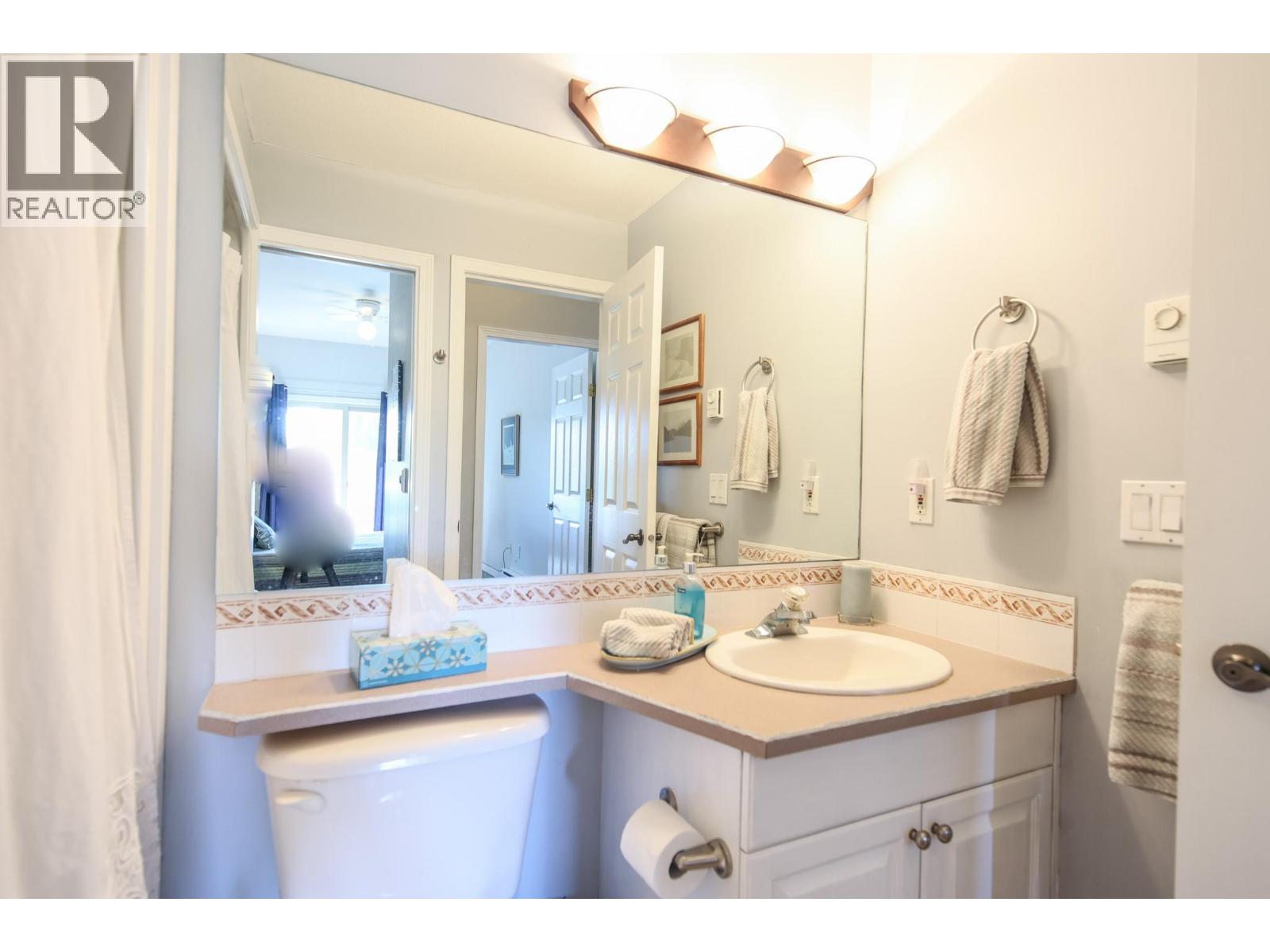 15 SOLANA KEY Court Unit# 204, Osoyoos