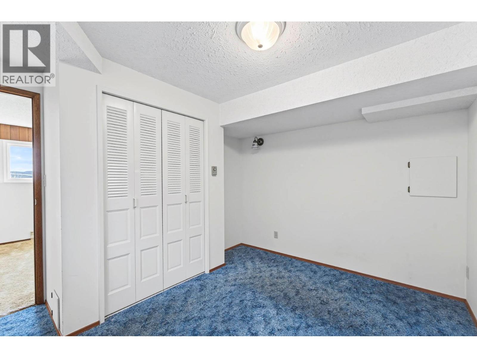 39 WHITESHIELD CRESCENT S - 32