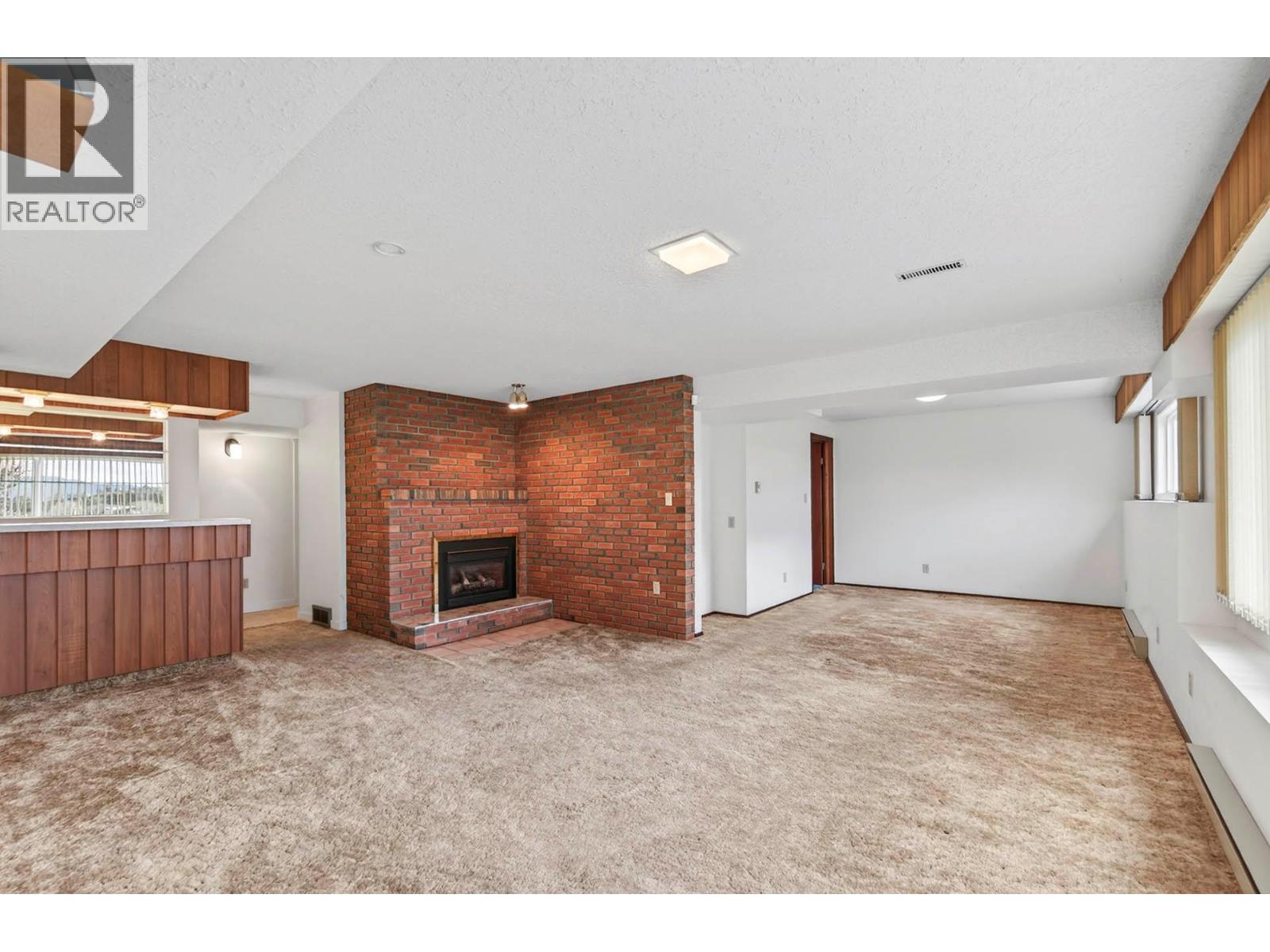 39 WHITESHIELD CRESCENT S - 27