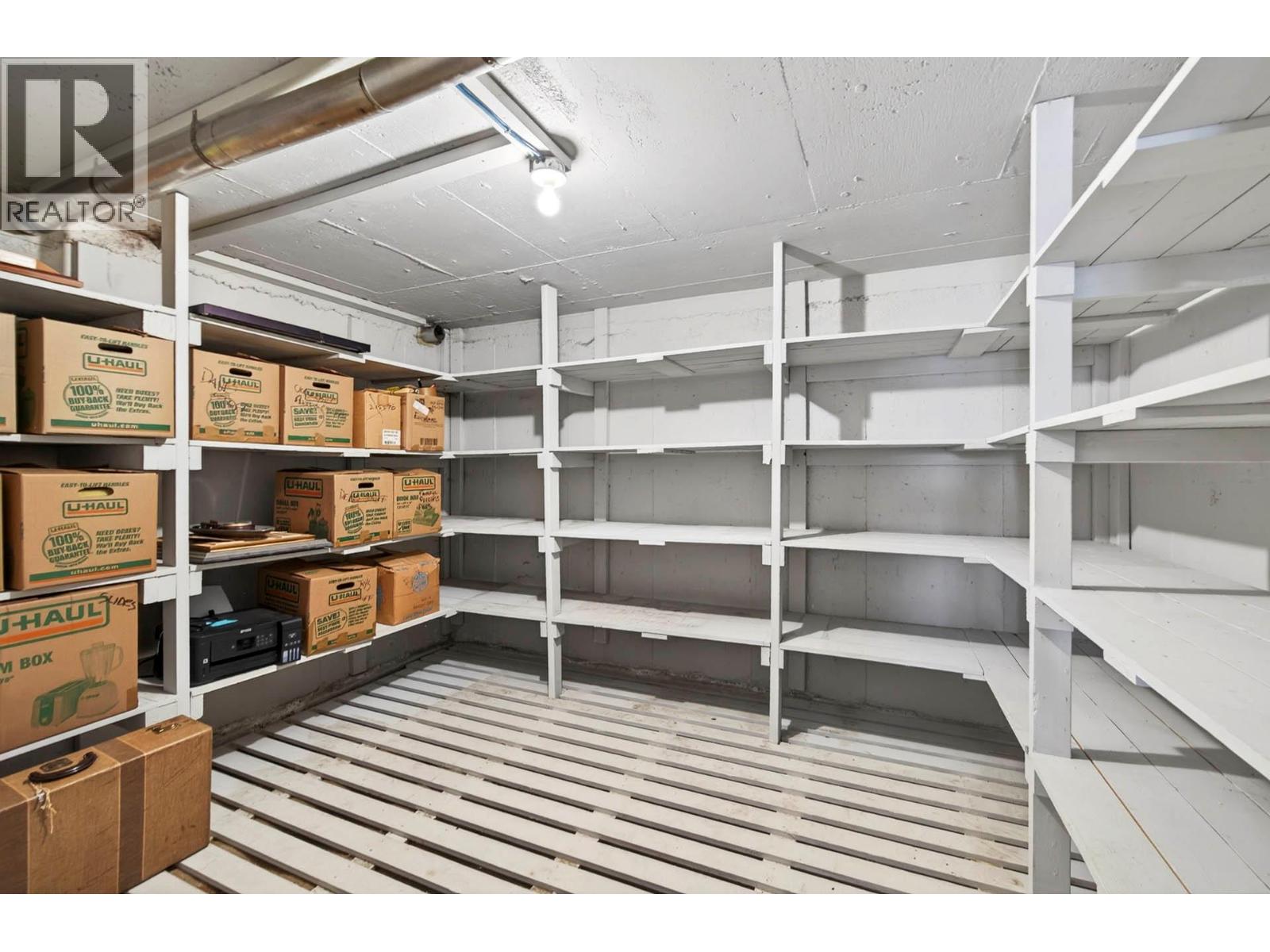 39 WHITESHIELD CRESCENT S - 38