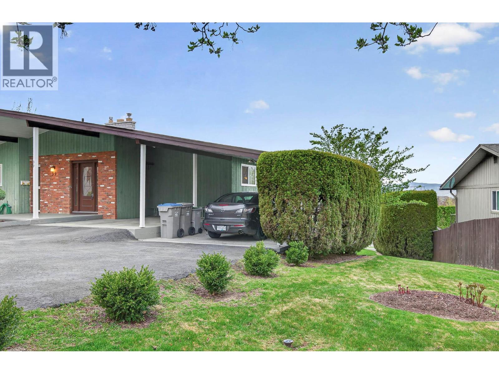 39 WHITESHIELD CRESCENT S - 44