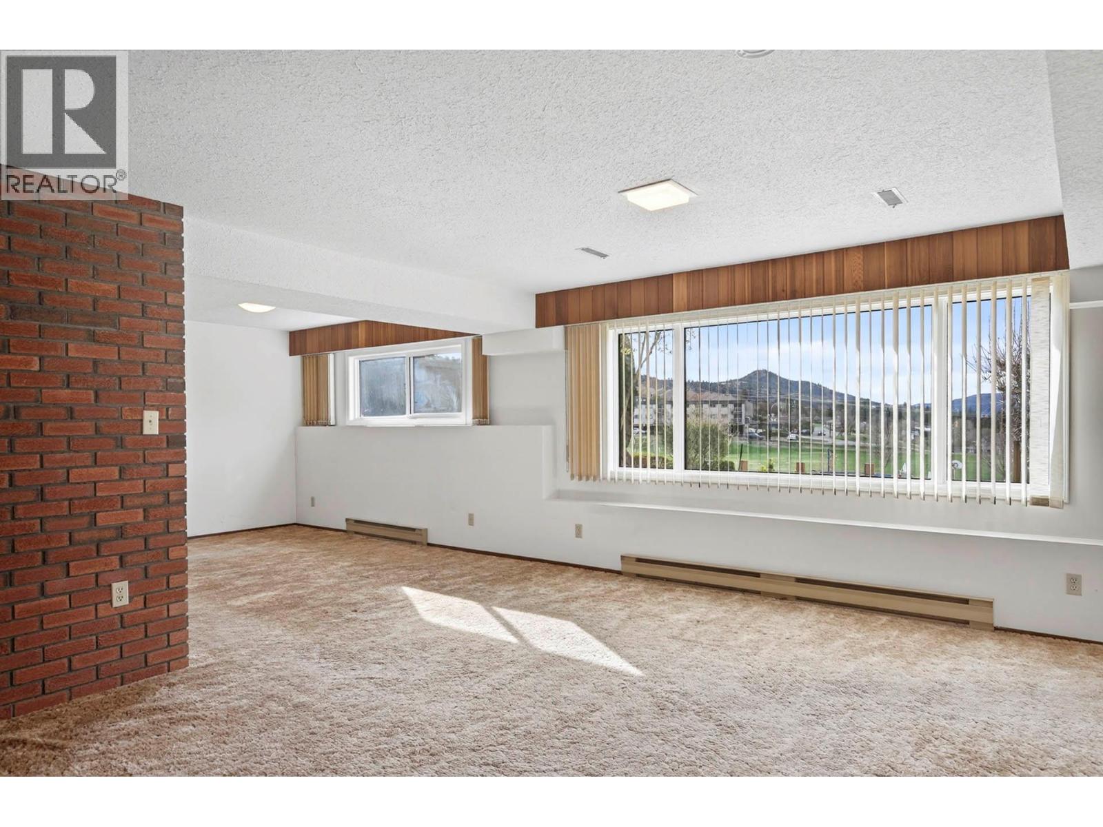 39 WHITESHIELD CRESCENT S - 29