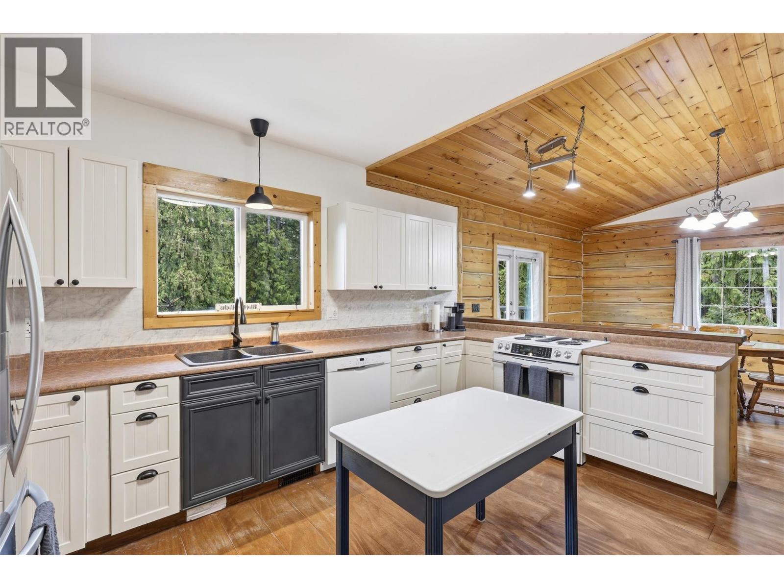  2233 Wildflower Lane, Sorrento