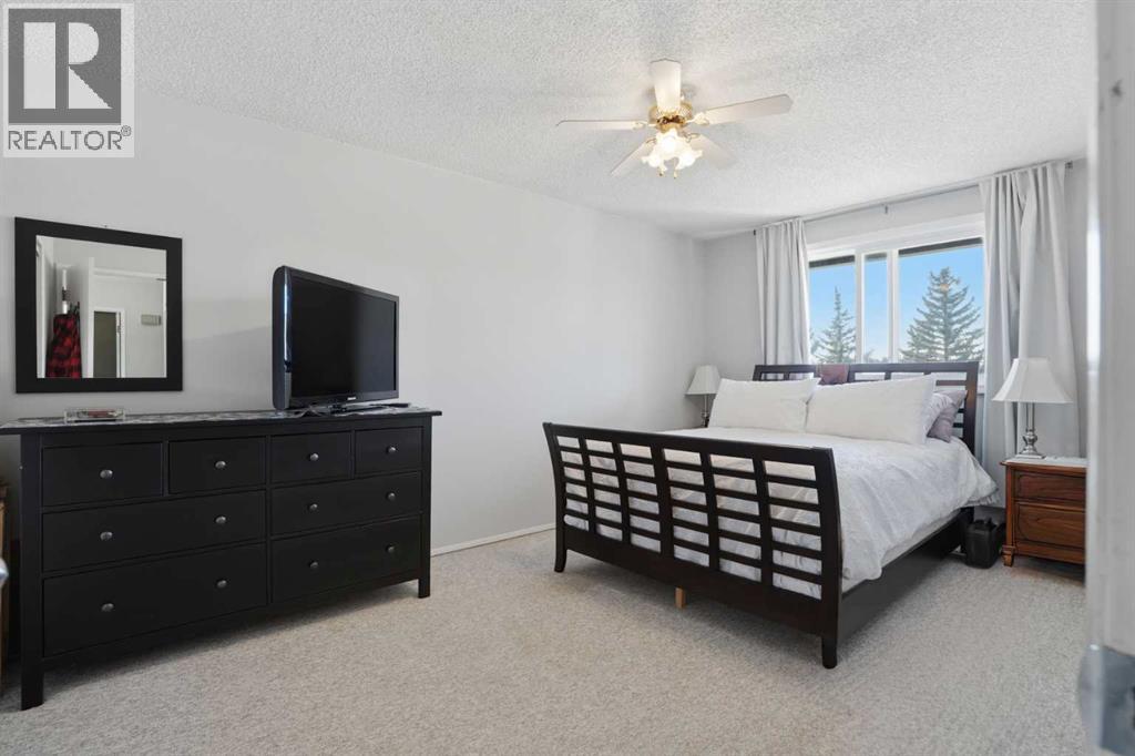 Single Family House for Sale in   Bracewood Drive SW Braeside Calgary 