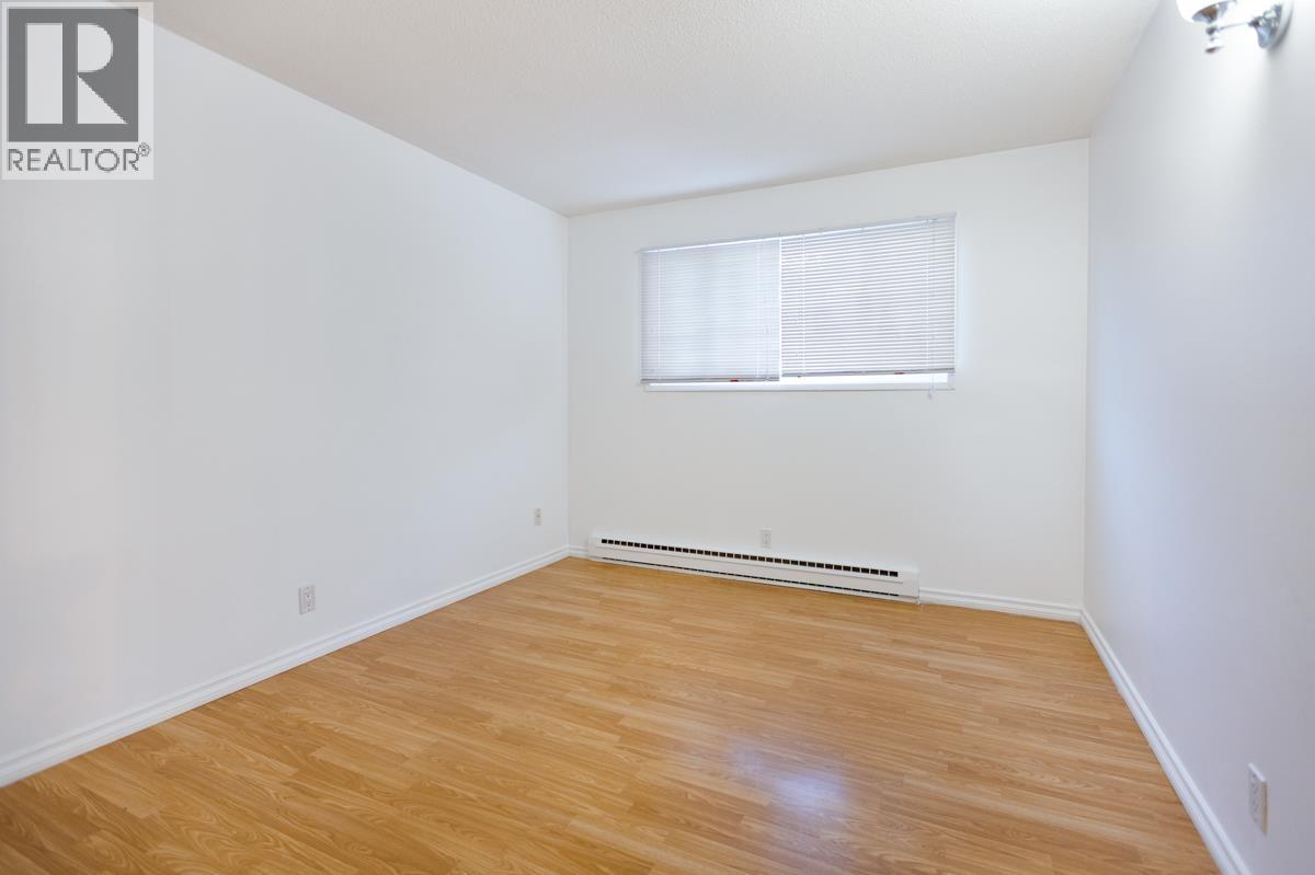 1621-1699 INGLEDEW STREET - 15