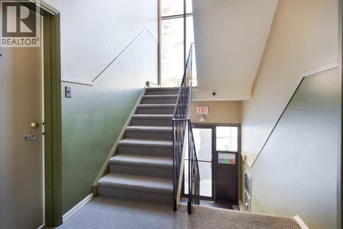 1621-1699 INGLEDEW STREET - 7