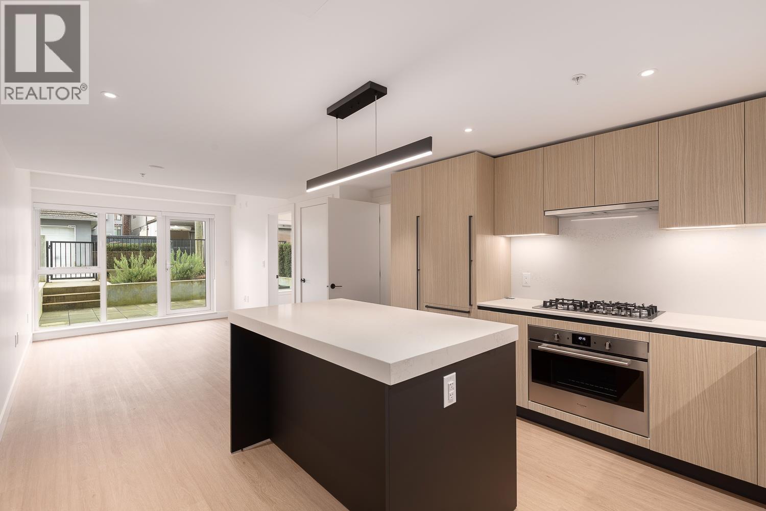 110 2235 E BROADWAY, Vancouver