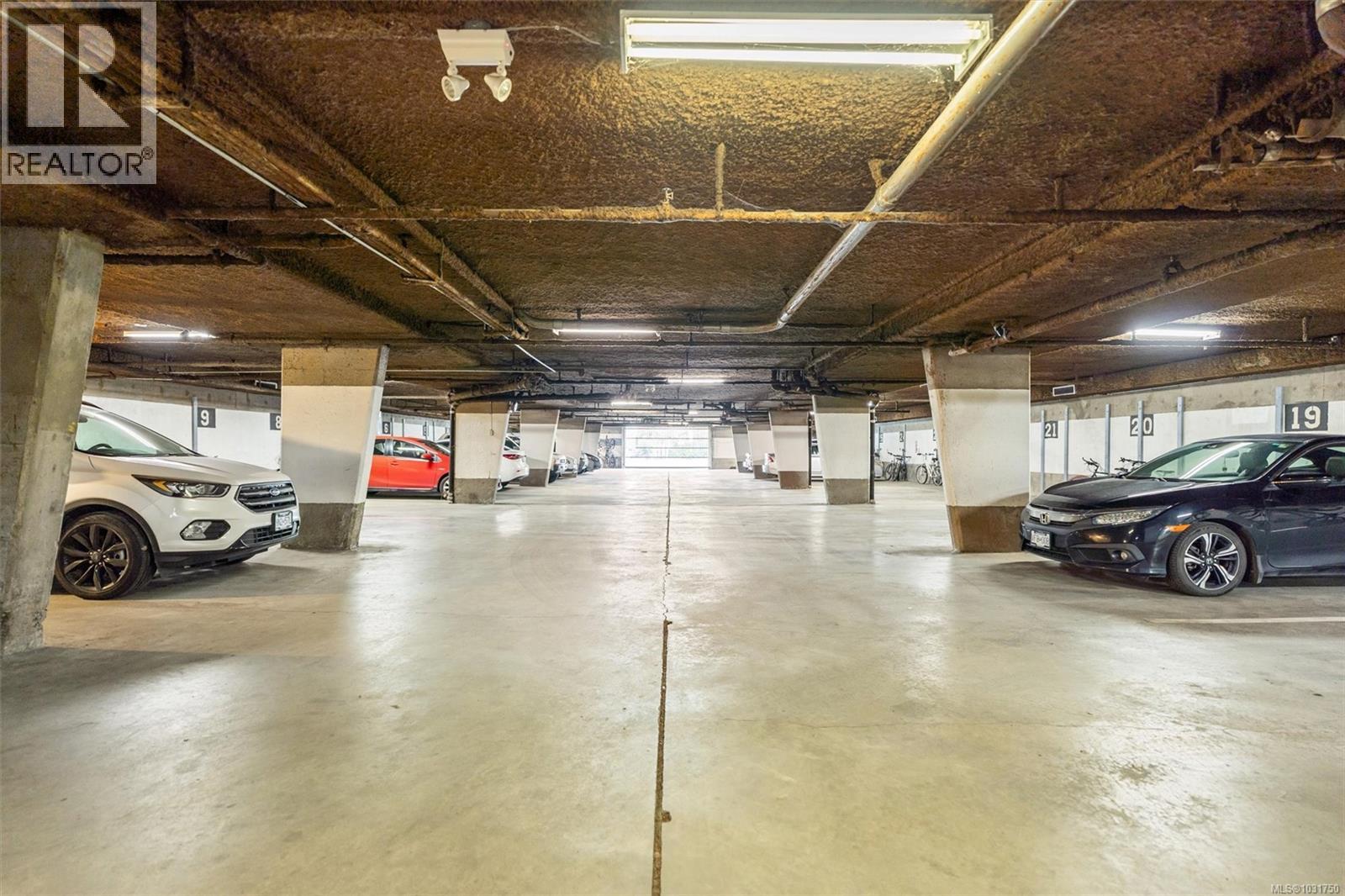 207 848 Esquimalt Road, Esquimalt