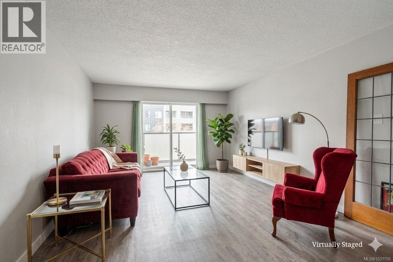 207 848 Esquimalt Road, Esquimalt