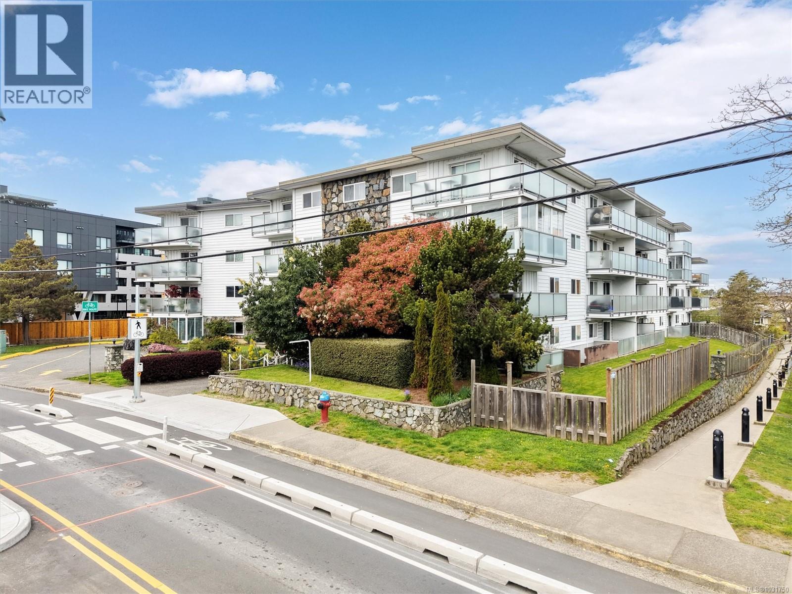 #207 848 Esquimalt Rd - 21