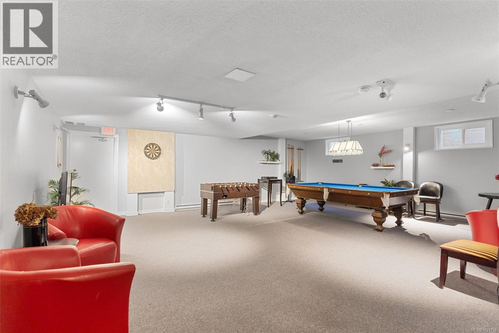 207 848 Esquimalt Road, Esquimalt