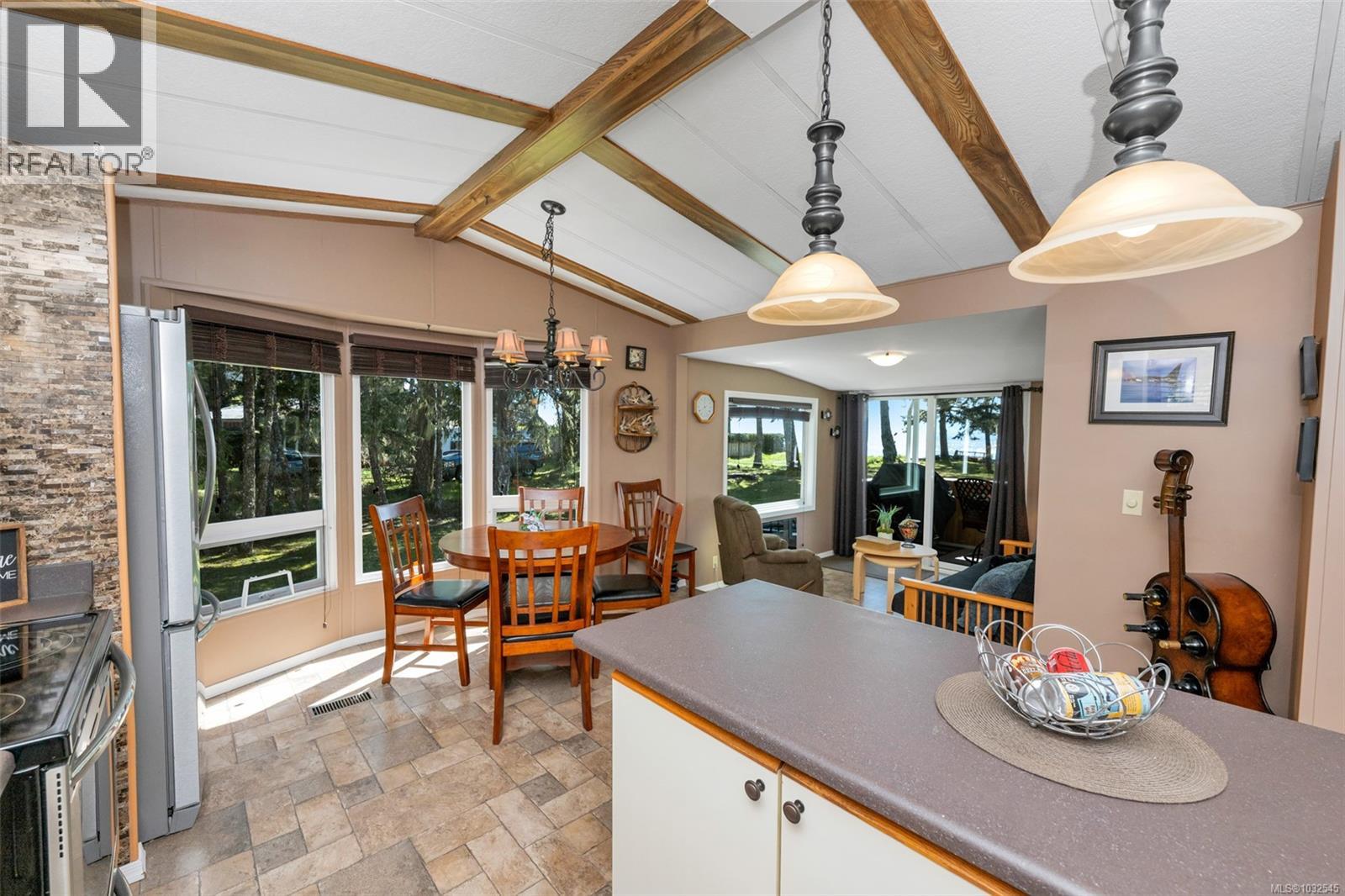 21 7871 West Coast Road, Sooke