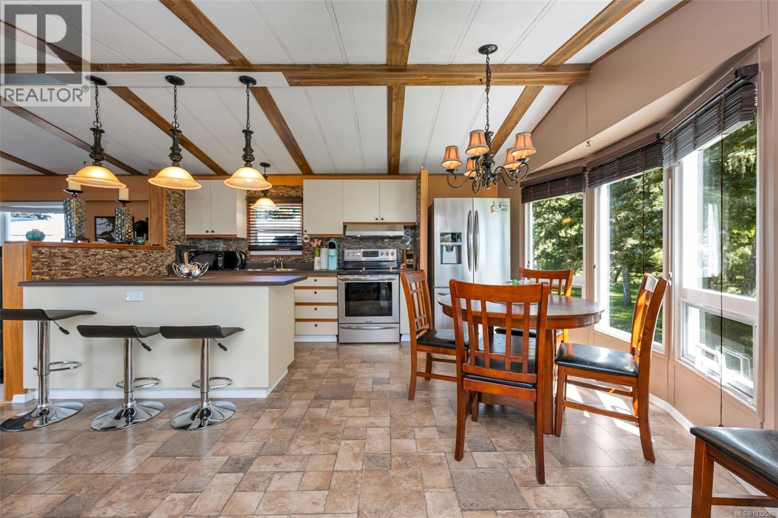 21 7871 West Coast Road, Sooke