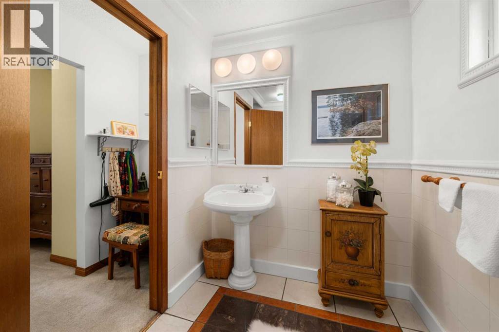 Single Family House for Sale in   Street NW Hounsfield Heights/Briar Hill Calgary 