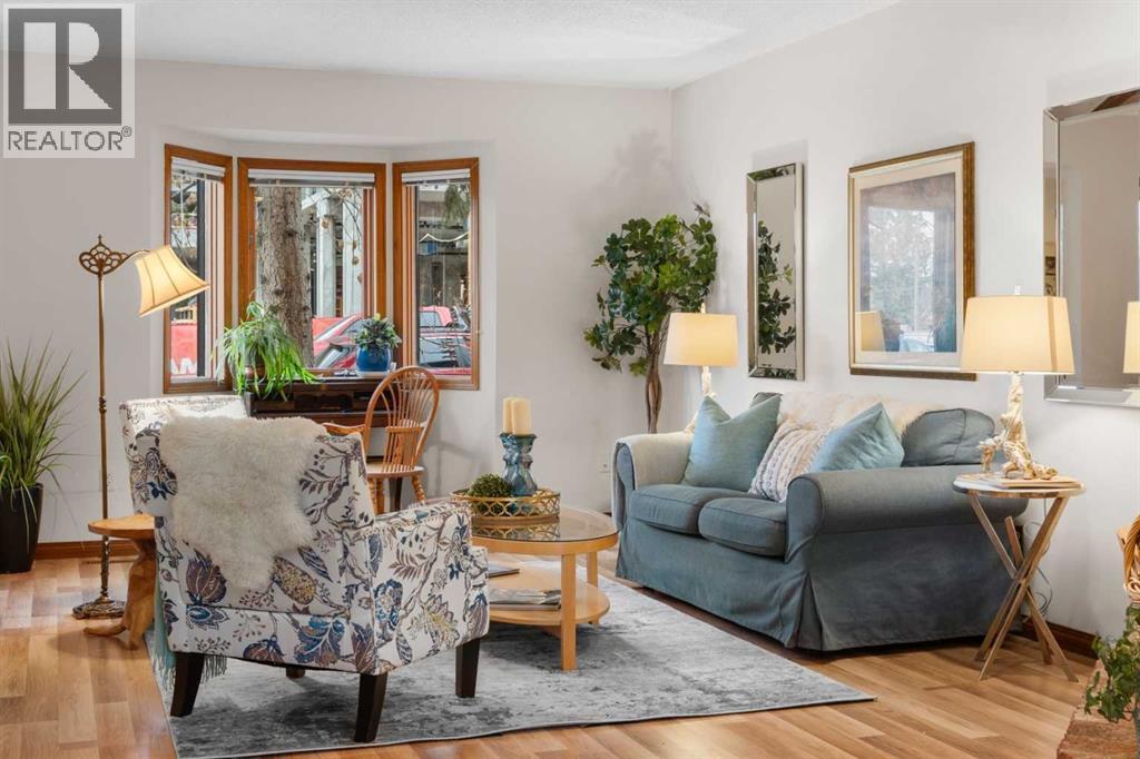 Single Family House for Sale in   Street NW Hounsfield Heights/Briar Hill Calgary 