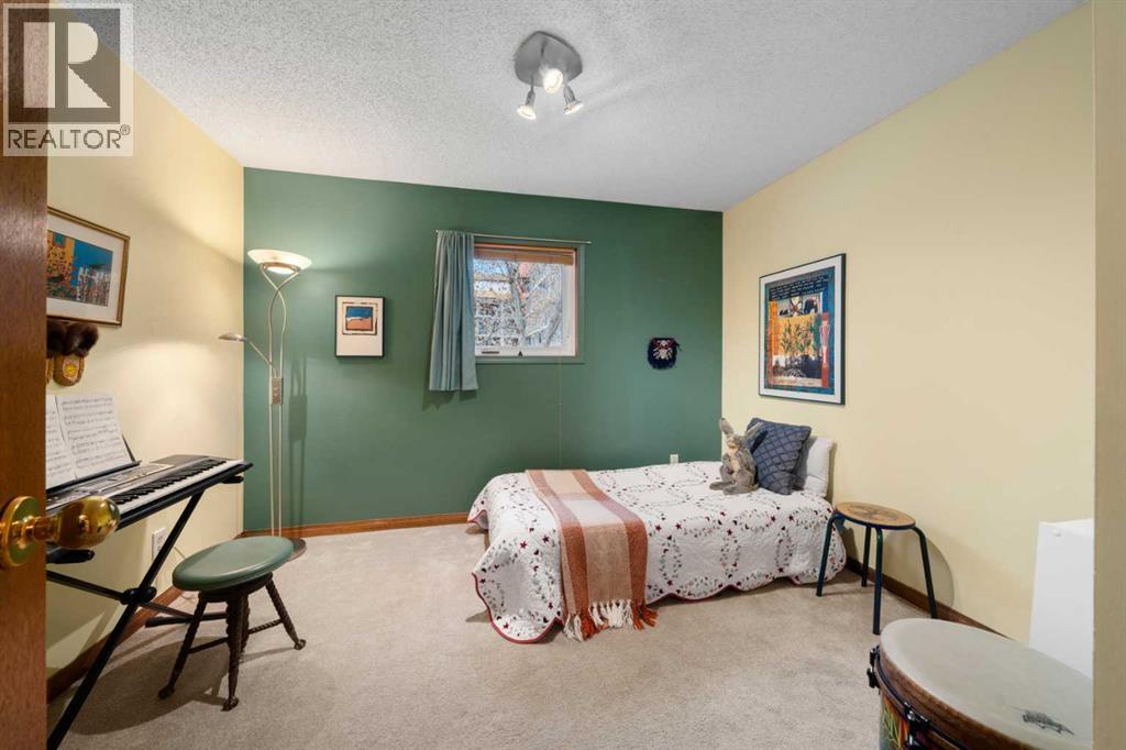 Single Family House for Sale in   Street NW Hounsfield Heights/Briar Hill Calgary 