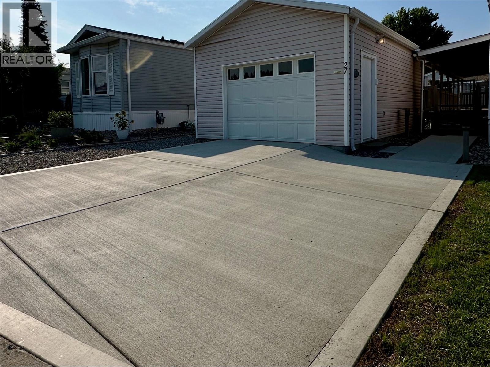 #27 12560 Westside Road Unit# 27 - 22