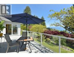 590-592 N Fletcher Road, Gibsons, BC V0N1V9 Photo 12