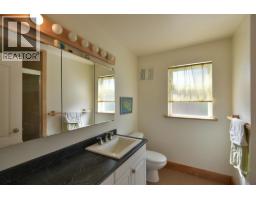 590-592 N Fletcher Road, Gibsons, BC V0N1V9 Photo 17