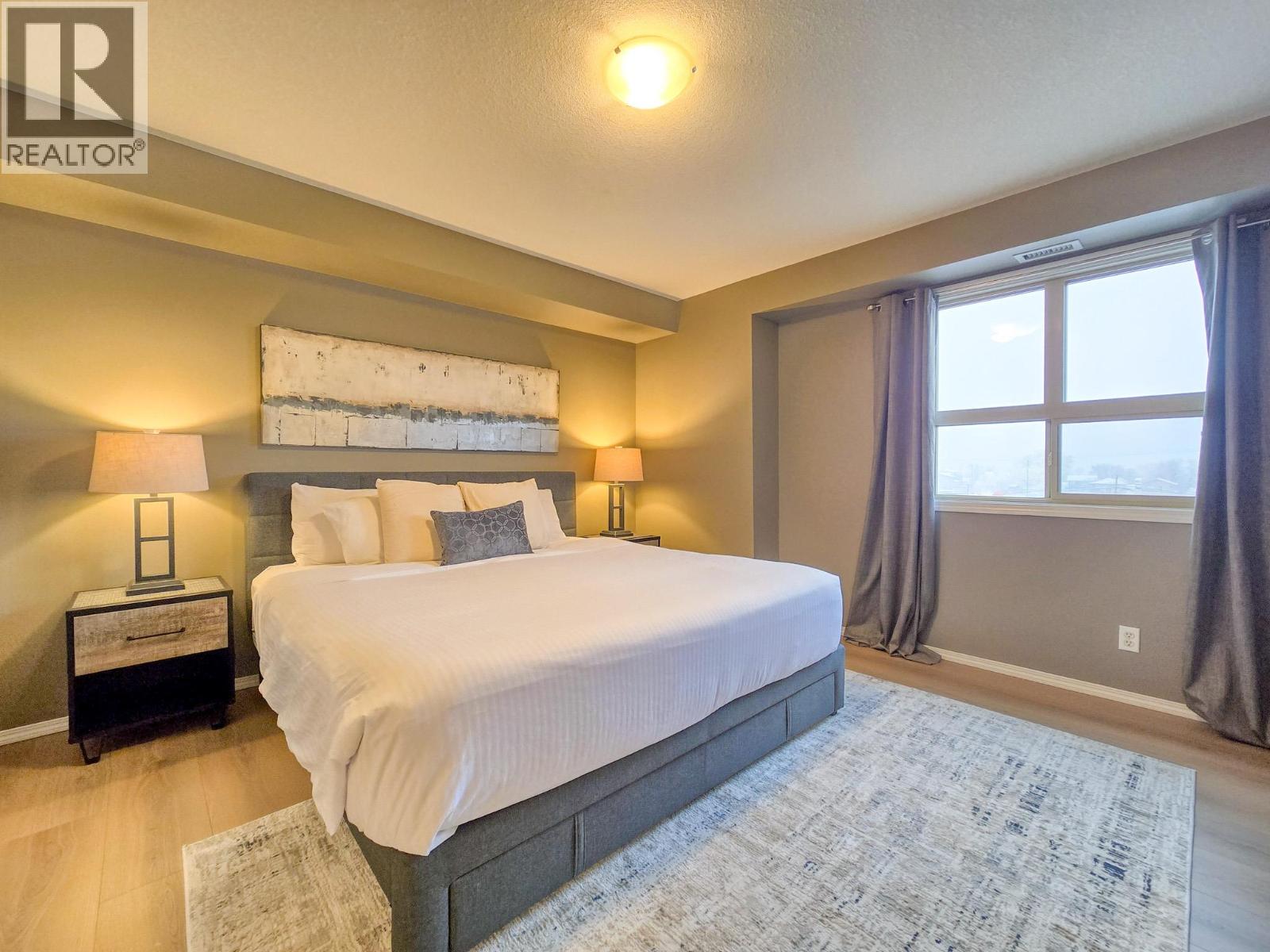 #2305 205 THIRD AVENUE - 34