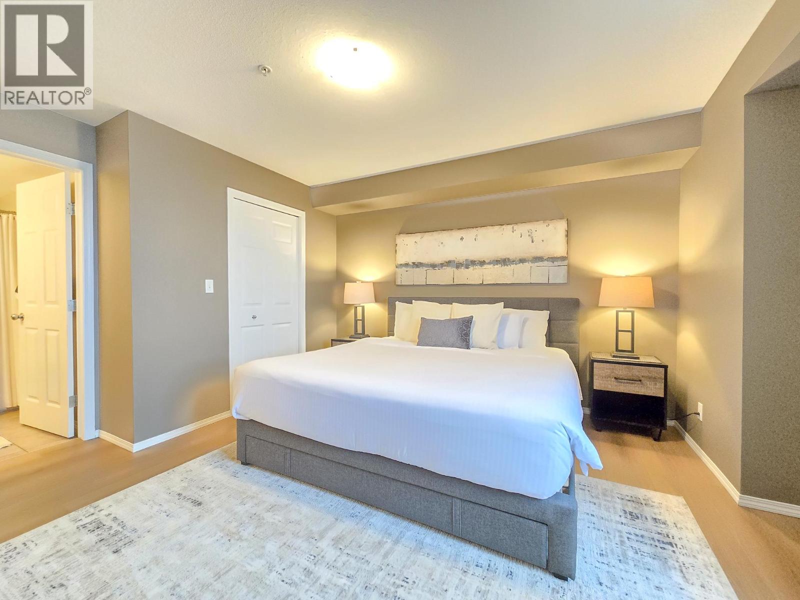 #2305 205 THIRD AVENUE - 35