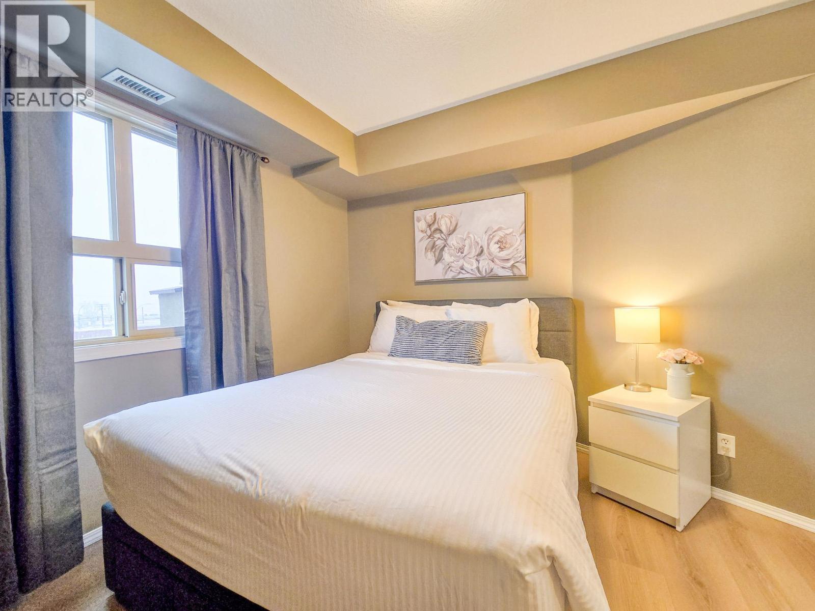 #2305 205 THIRD AVENUE - 31