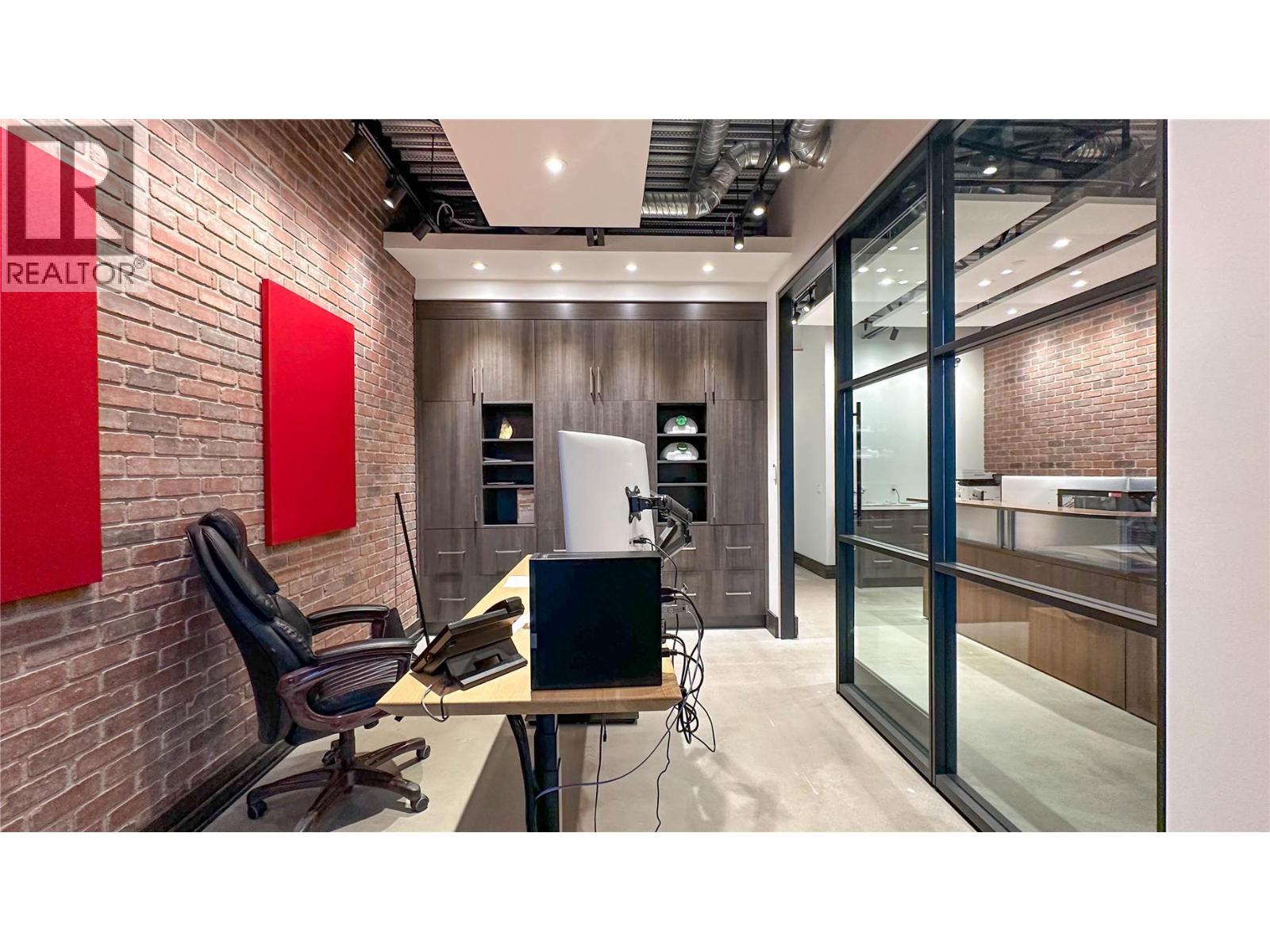 105 810 Clement Avenue, Kelowna