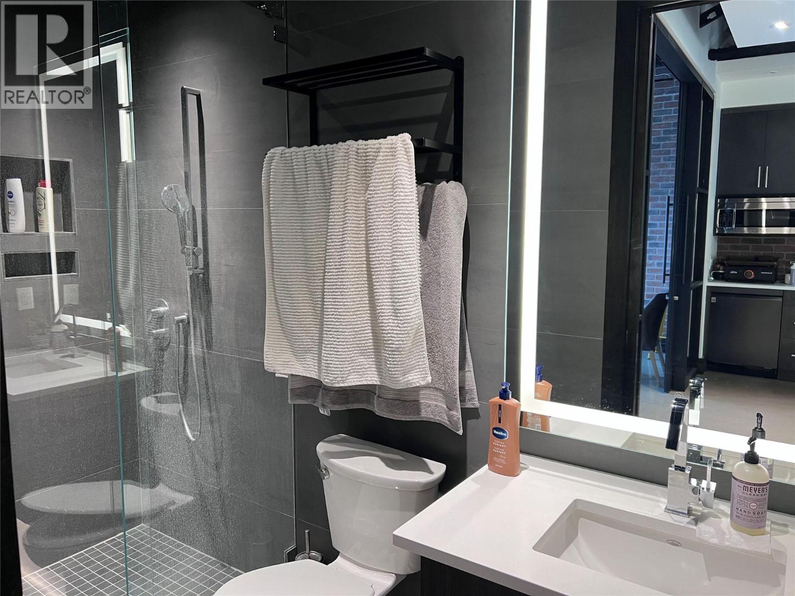 105 810 Clement Avenue, Kelowna