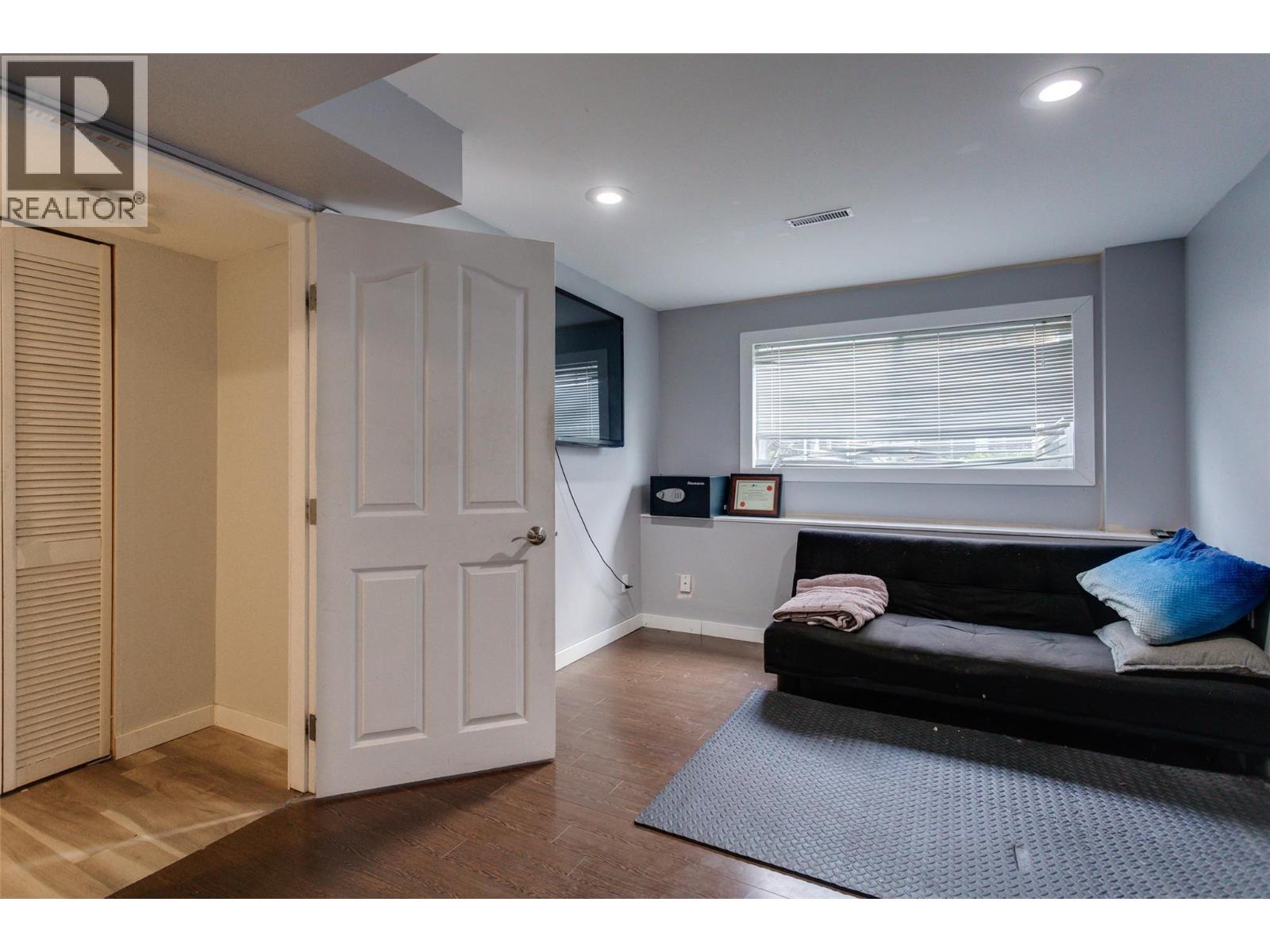 4501 16 Avenue, Vernon