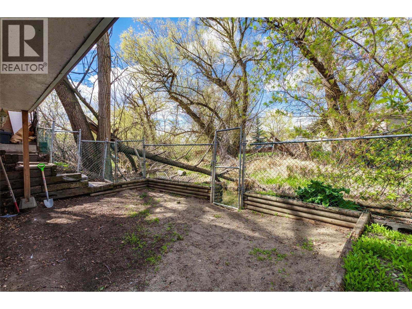 4501 16 Avenue, Vernon