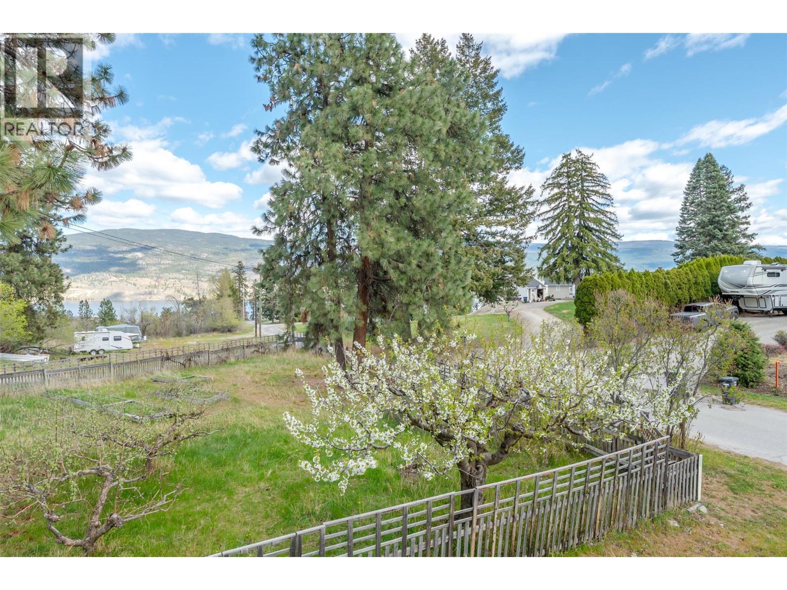 15489 Mellor Road, Summerland