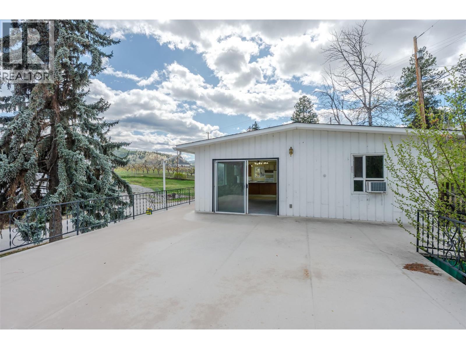 15489 Mellor Road, Summerland