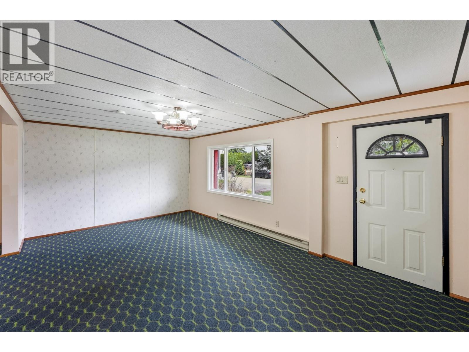 15489 Mellor Road, Summerland